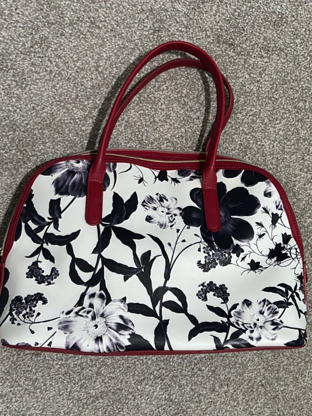 Kenneth Cole Reaction tote - Picture 5 of 6